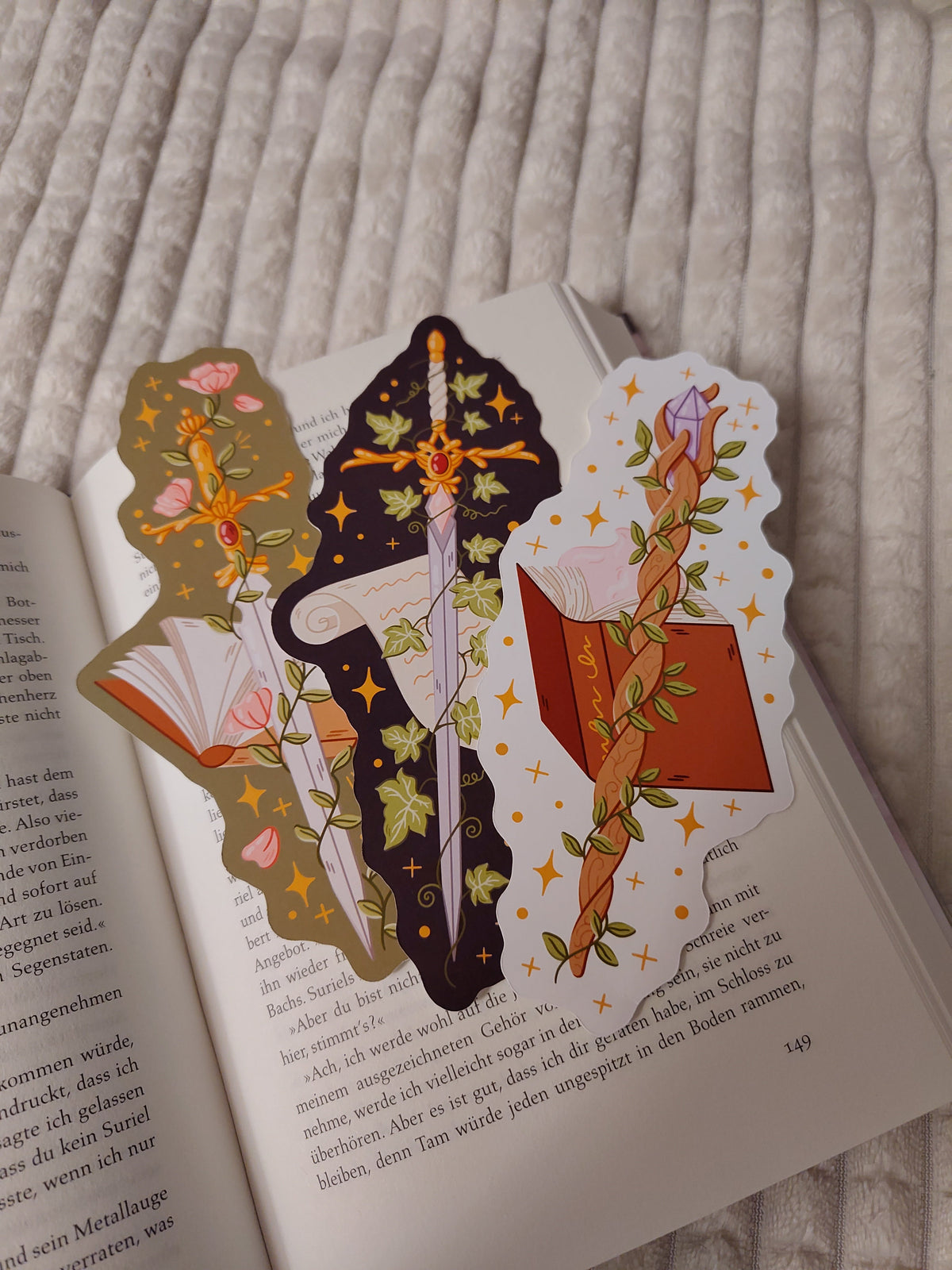 Bookmarks, Postcards, Scrapbook Paper & Sticker-Packs